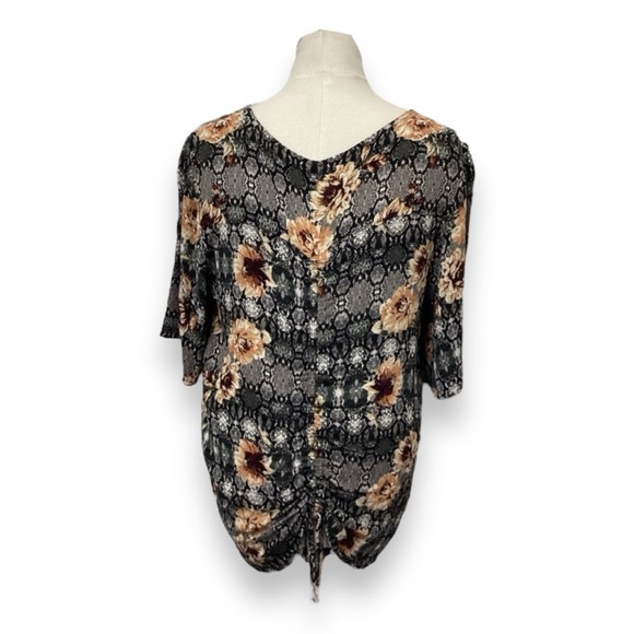 DayTrip Women’s Short Sleeve Floral Button Down Shirt, Black, size XL - Picture 4 of 11